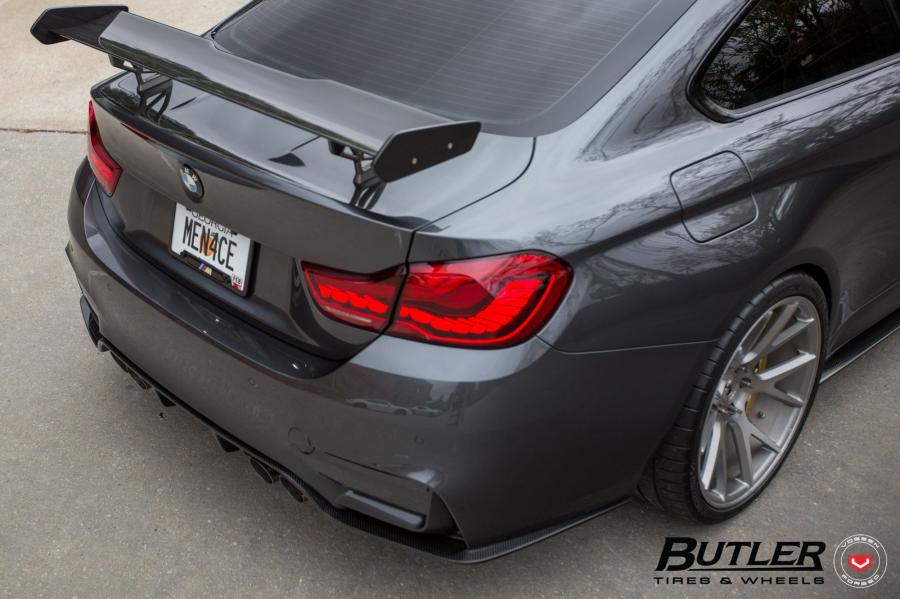 Детали экстерьера BMW M4 Coupe on Vossen Wheels (VPS-306) 2017 года  (фото 36 из 38)